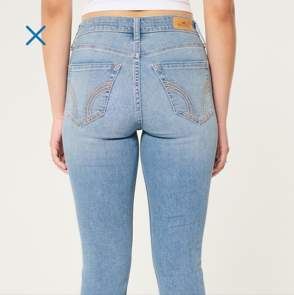 Hollister. High Rise Medium Wash Flare Jeans. Size 9 Long - Picture 2 of 11